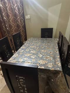 Dinning Table For Sale with 6 chairs in Good Condition