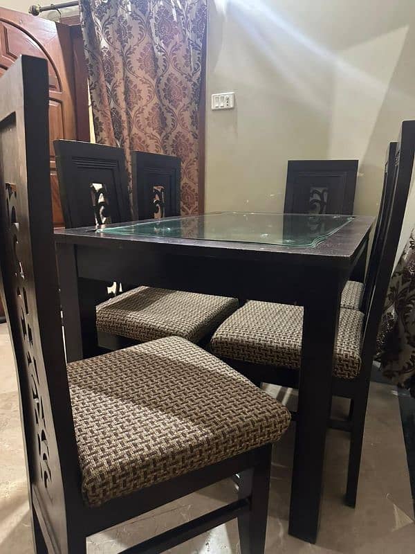 Dinning Table For Sale with 6 chairs in Good Condition 2