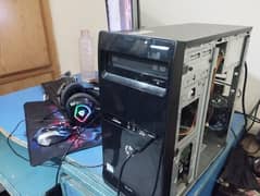 CPU I 5 3RD GEN 
1 GB AMD HD7570 GPU
8 GB RAM
128 SSD
500 HDD