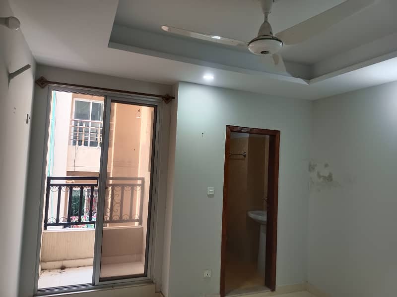 Executive Arcade Corner Brand New 1 Bedroom Apartment Available For Sale 12