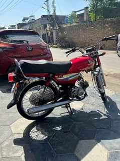 Honda CD 70 Lahore number