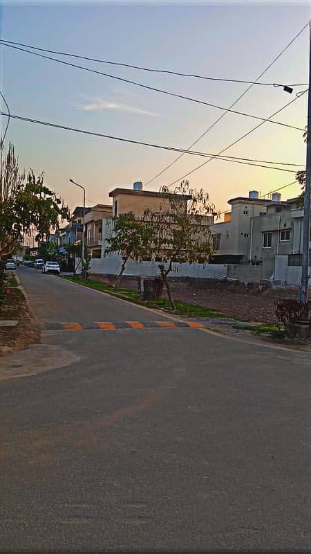 Full Possession Paid Transfer Free 5 Marla Plot For Sale In Crystal Extension Block Park View City Lahore 6