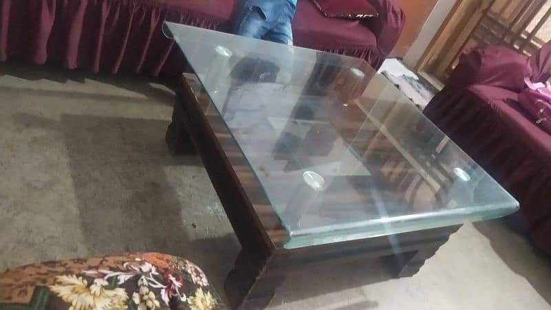 table in good condition 2