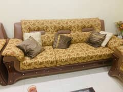 7 Seaters sofa set in good condition