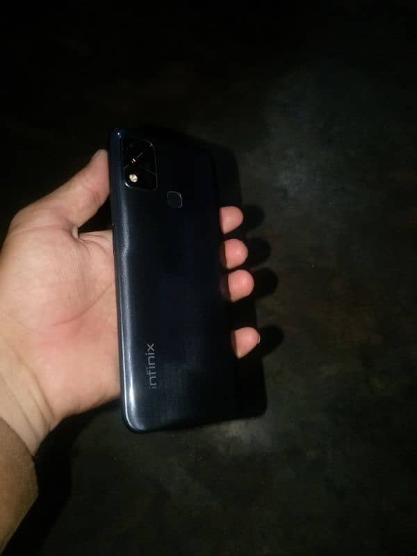 Infinix hot 11 paly 4/64 3