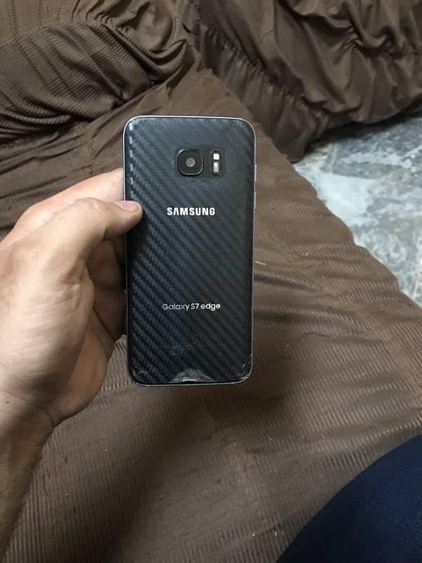 s7 edge black 4/32 4