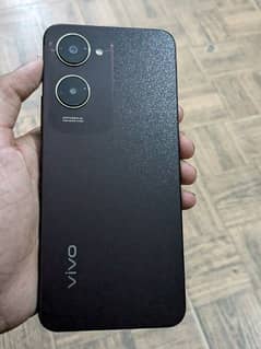 Vivo y18 just 1 month use with box lush condition