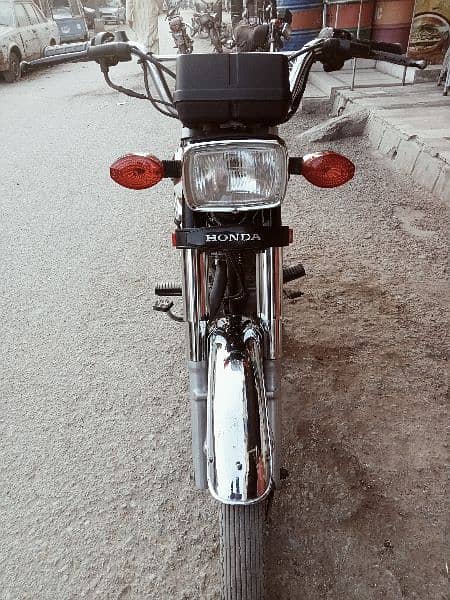 Honda cg125 2015 karachi number 8