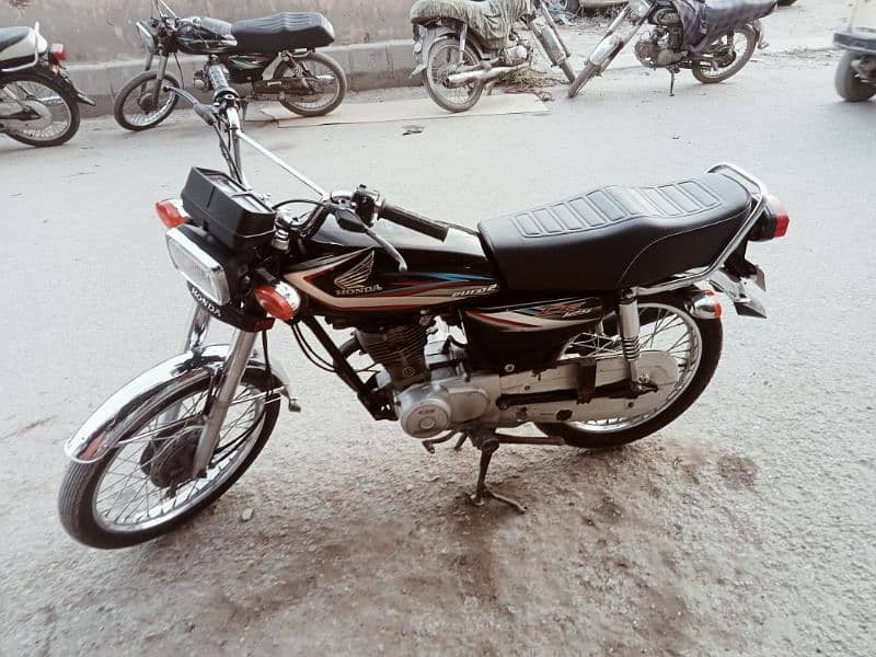 Honda cg125 2015 karachi number 9