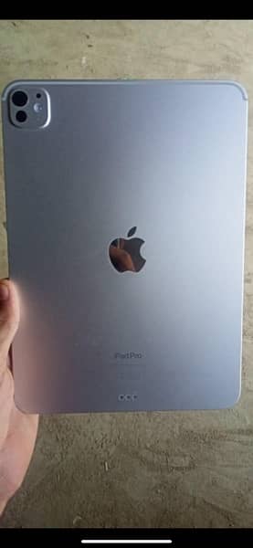 ipad m4 1