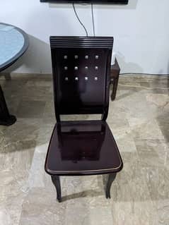 dining table is very good condition with six chairs