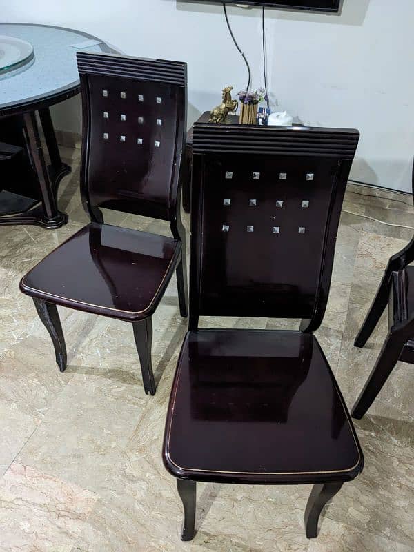 dining table is very good condition with six chairs 1