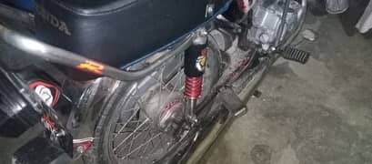 Honda 2010. . well maintained. . . 125cc. . . Red colour