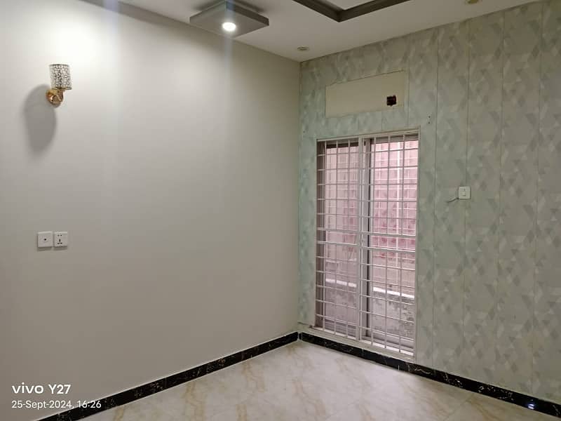 800 sq ft Ground Floor on main Khyaban e Firdousi Shadewal chowk 15