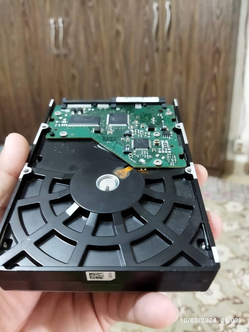 2TB Hard drive for urgent Sale (Whatsapp 0333-6233364) 1