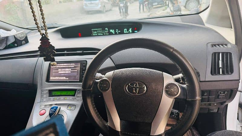 Toyota Prius 2015 3