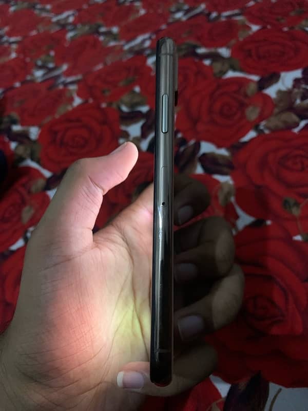 iphone xs 64GB pta approved 3