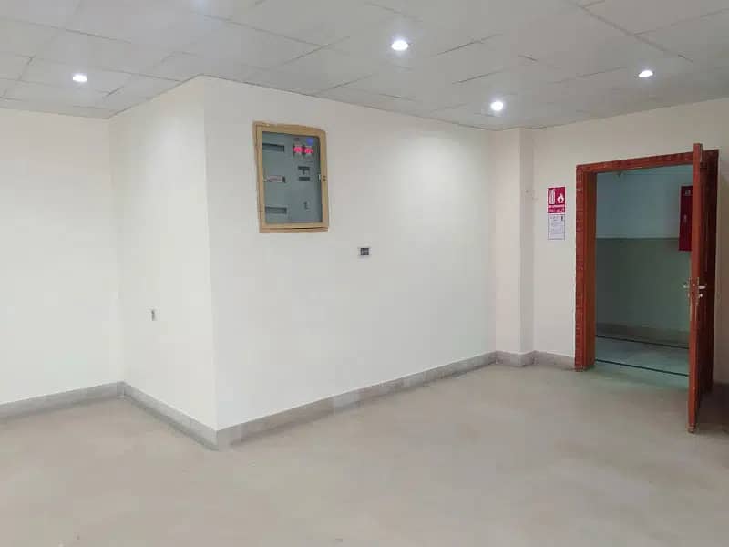 Ideal Office For Rent Jinnah Colony Faisalabad 17