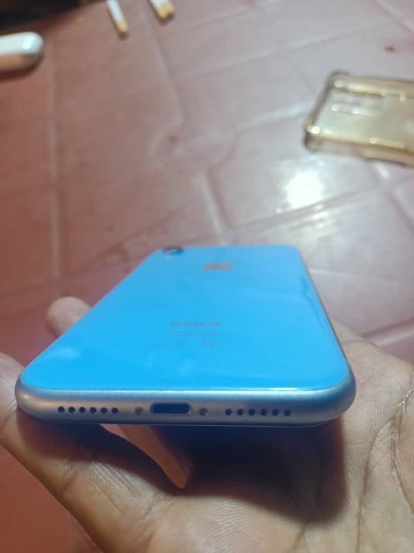 iphone xr duel pta approved 64gb 3