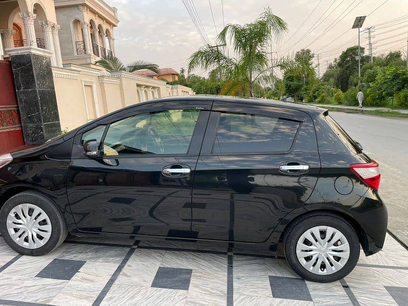 Toyota Vitz 2018 4