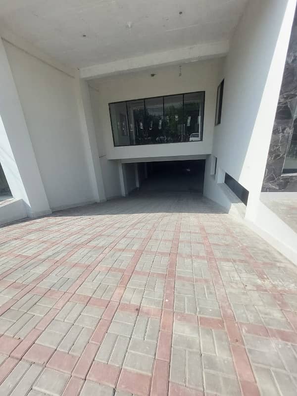 2500 sq ft Brand new Building First Entry Best location opposite Expo with basement parking 5