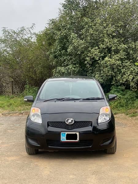 Toyota Vitz F 1.3  (push start, Top of the Line) 1