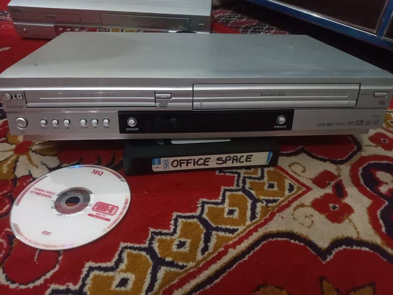 LG Samsung vcr and dvd player ok and good condition What 03329203056 2