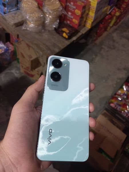 Vivo Y18  8GB 128 GB 3