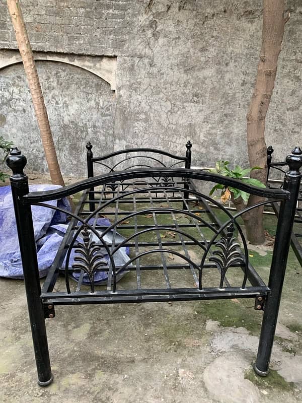 Iron beds 2 piece for sale 3