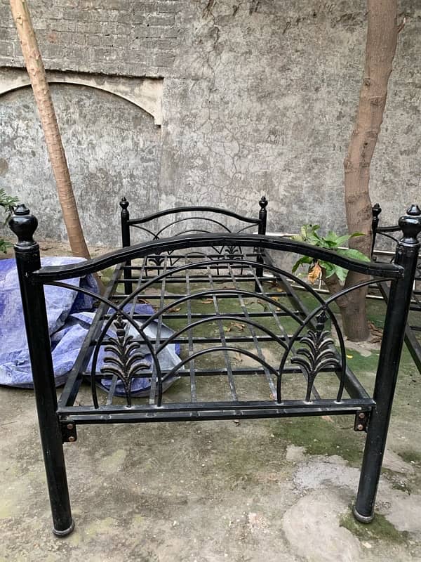 Iron beds 2 piece for sale 4