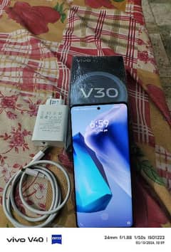 vivo V30 5G 0