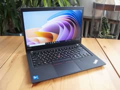 Lenovo ThinkPad T14 Touchscreen
Core i7
Gen: 10th
RAM: 16GB SSD: 256GB