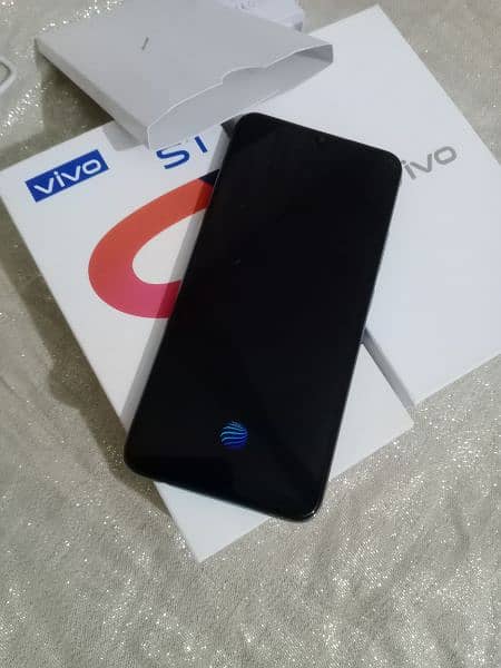 Vivo S1 256Gb+8Gb_ Box+ Charger- 18,500 final ha. . Reasonable price 2