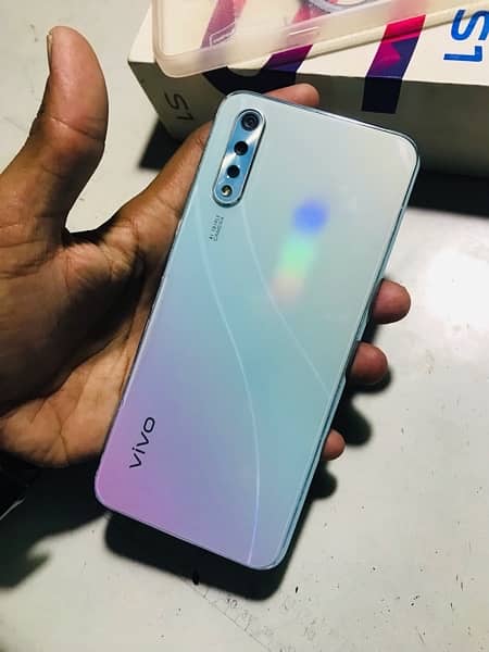 Vivo S1 with box 4-128gb exchange posible 4