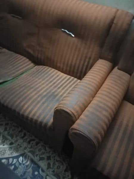 5 seater sofa for urgent sale 1