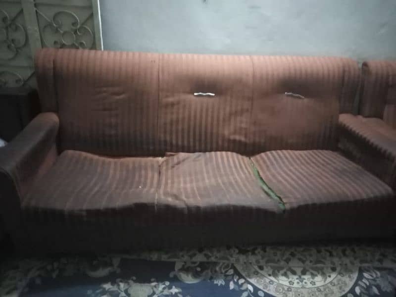 5 seater sofa for urgent sale 2