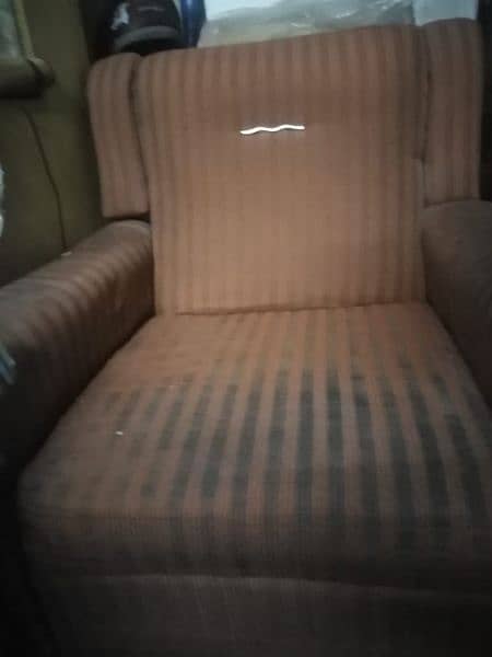 5 seater sofa for urgent sale 3