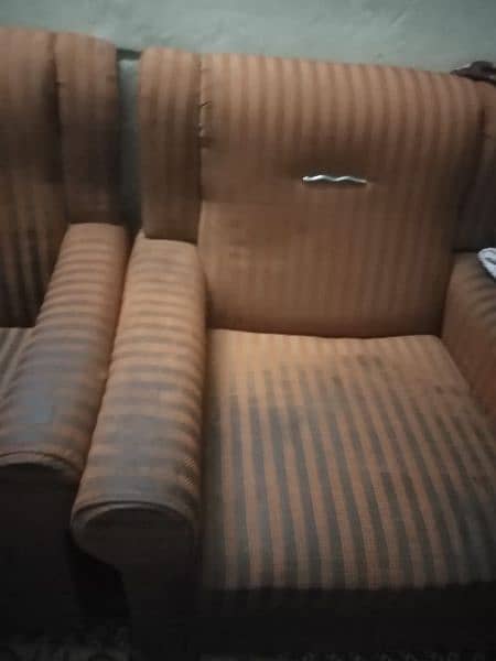 5 seater sofa for urgent sale 6