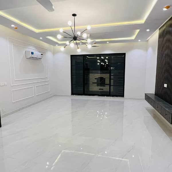 1 Kanal House Upper Portion For Rent in DHA Phase 7 Very Hot Location Reasonable Rent 5