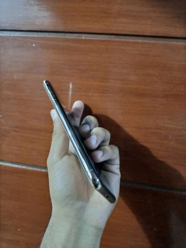 IPHONE 11 PRO MAX  (PTA APPROVED ) 2