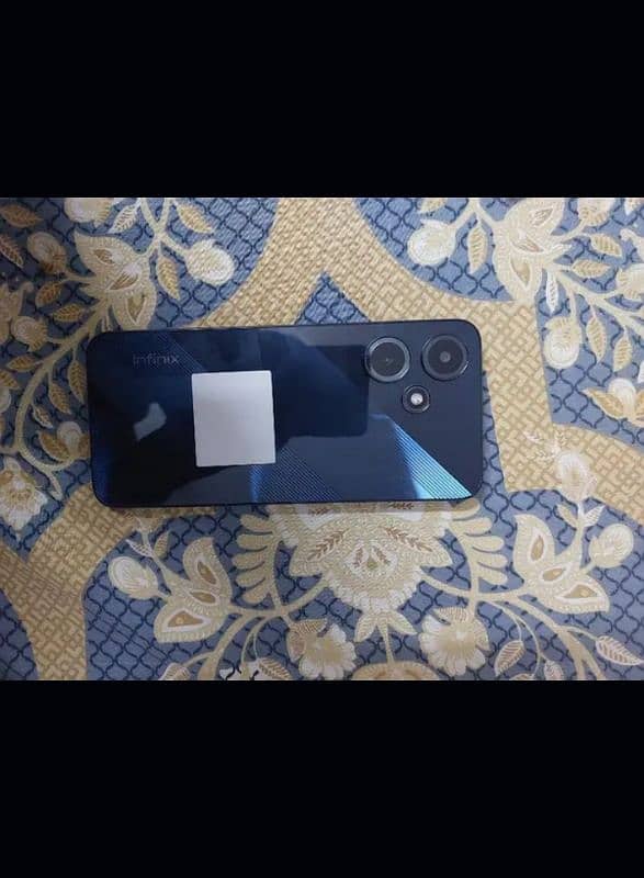 Infinix hot 30 play 4+4/64 1