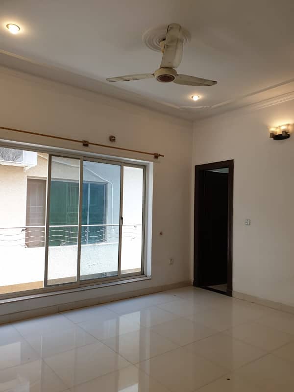 Upper Portion For Rent in Bahria Town Phase 5 5