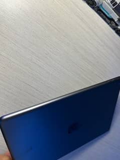 ipad 7th generation 32gb  with box (used)