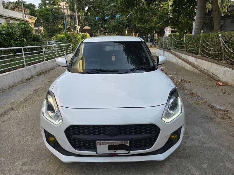 Suzuki Swift 2022 GLX CVT 3