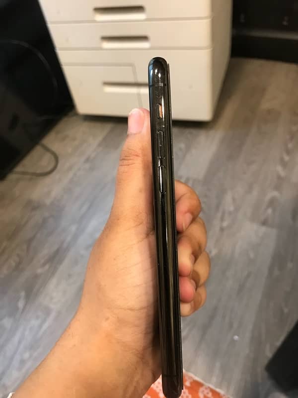 Iphone 11 pro 1