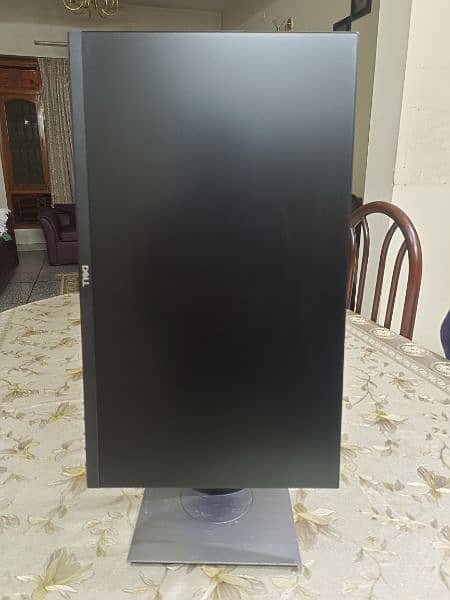 Dell 22 inch led monitor borderless 1