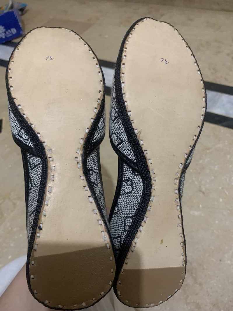 Hand made khussa size 38 new 5