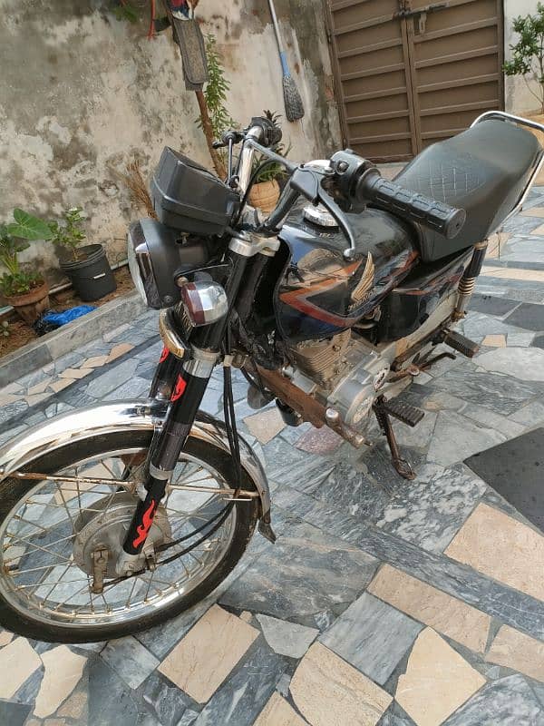 Honda CG125 6