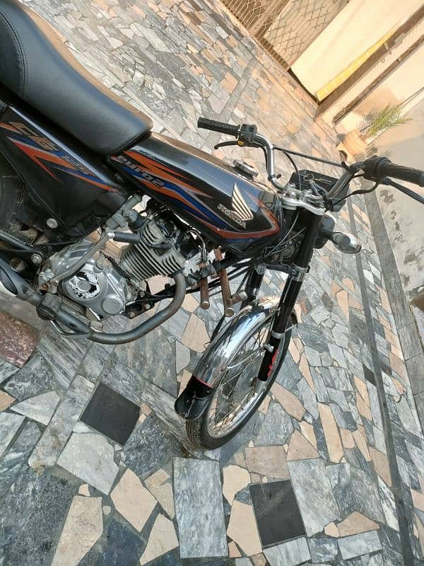 Honda CG125 7