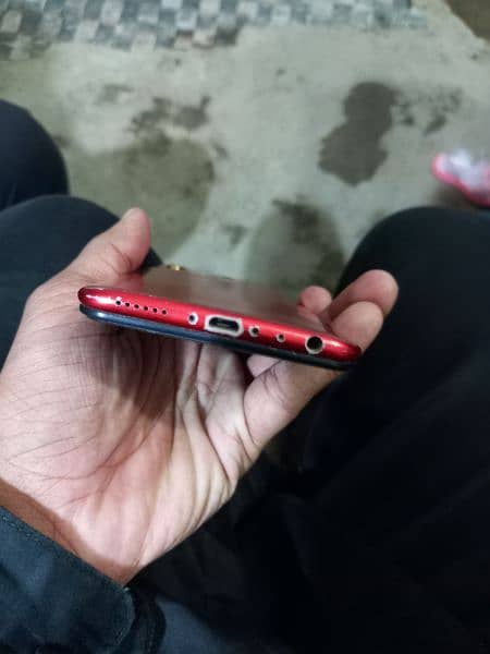 condition aap logo ky samney hy 4gb 64 gb vivo y85A daba sath hy 1